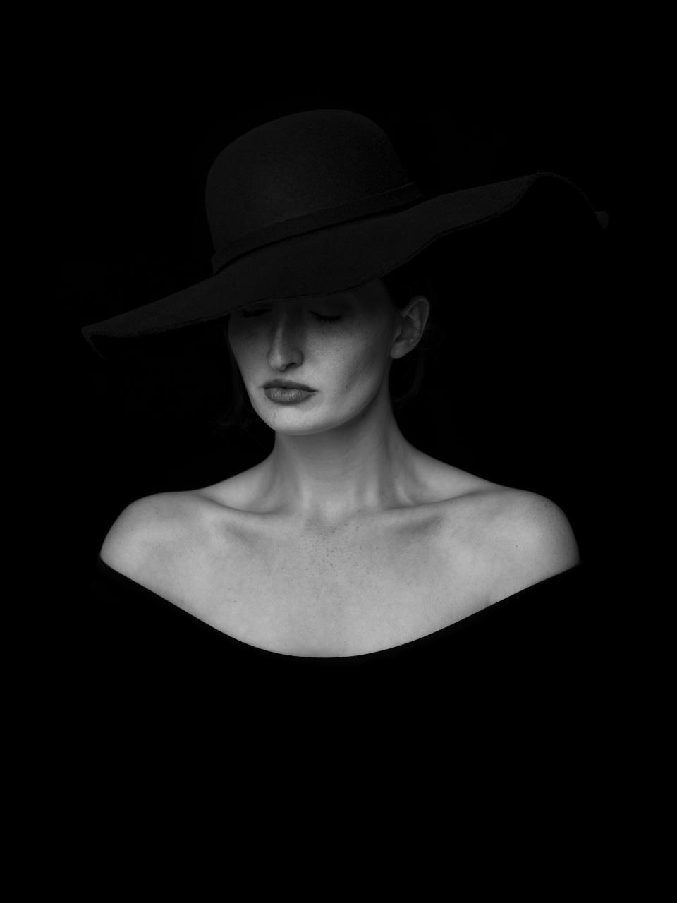 black and white-monochrome_XZI69BCJTX